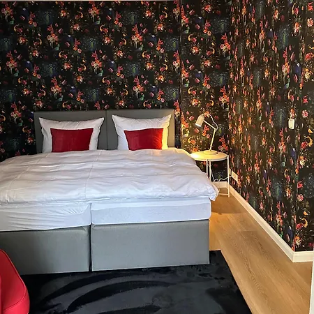 Das Haus Zur Rothen Thuer 2 Арнштадт Экстерьер фото